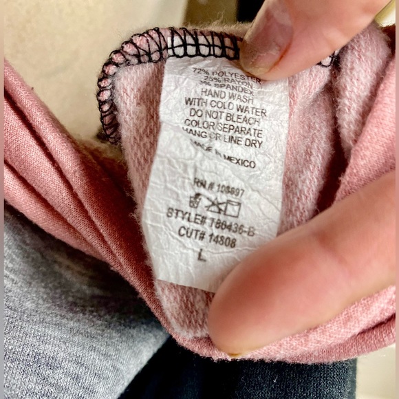 Cropped Light Weight Sweater - Picture 6 of 6